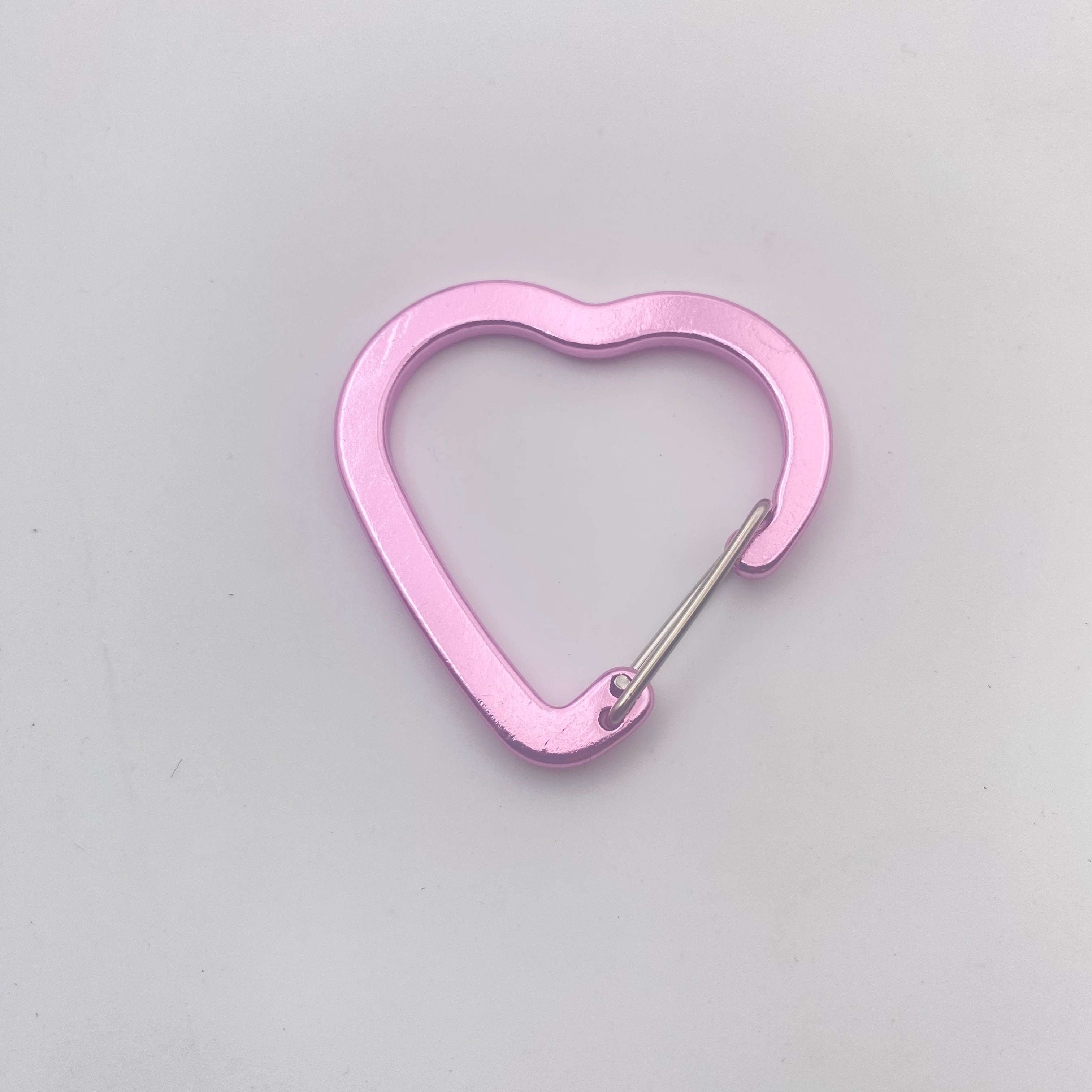 Wholesale Heart Shape Wire Gate Carabiner-Multiple Colors Available in Stock