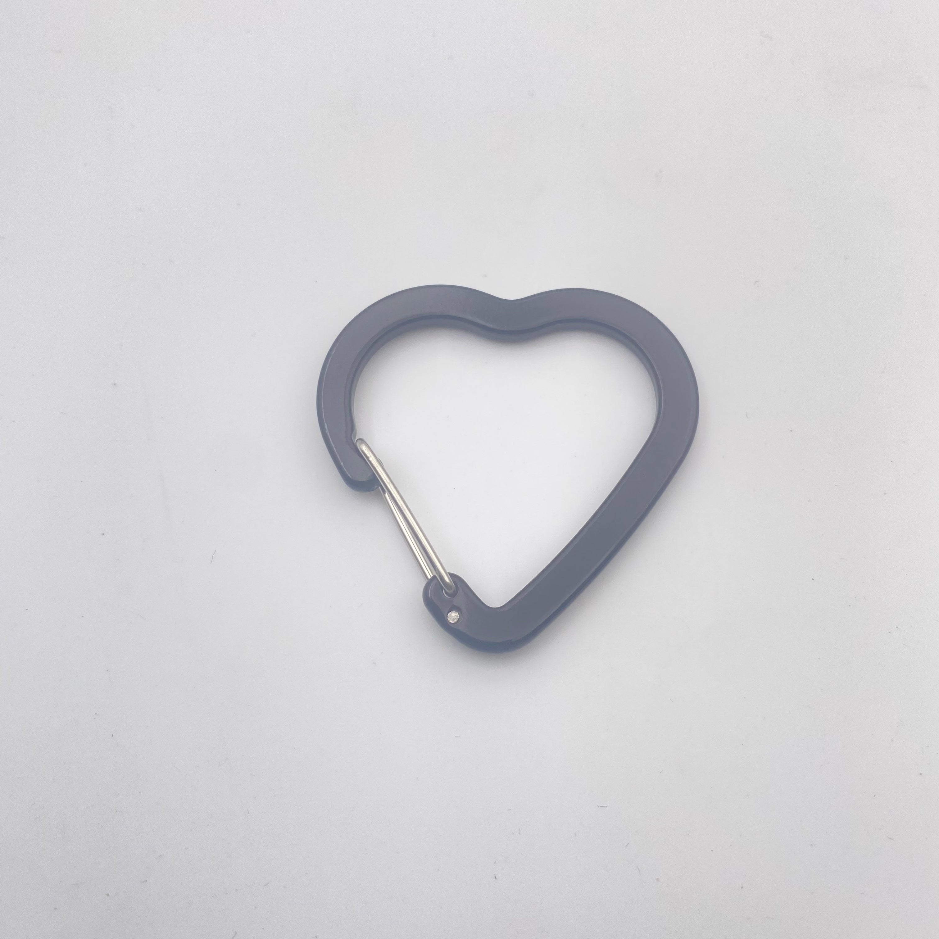 Wholesale Heart Shape Wire Gate Carabiner-Multiple Colors Available in Stock